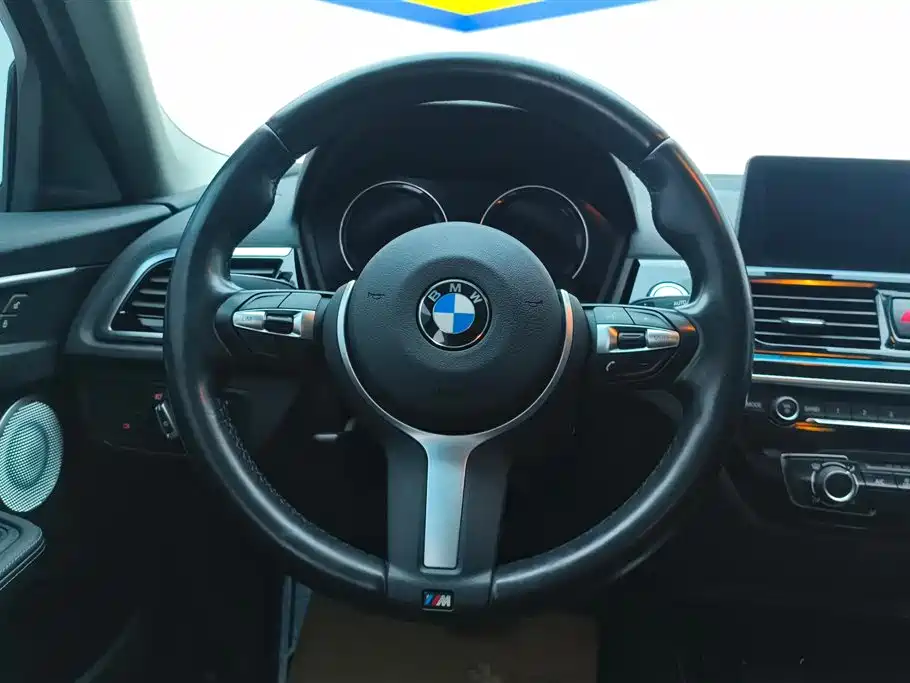 BMW 1 Series 2021 — фото 15