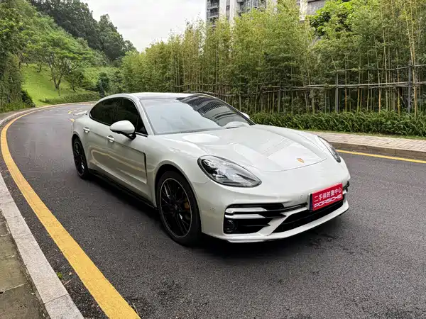 Porsche Panamera 2022