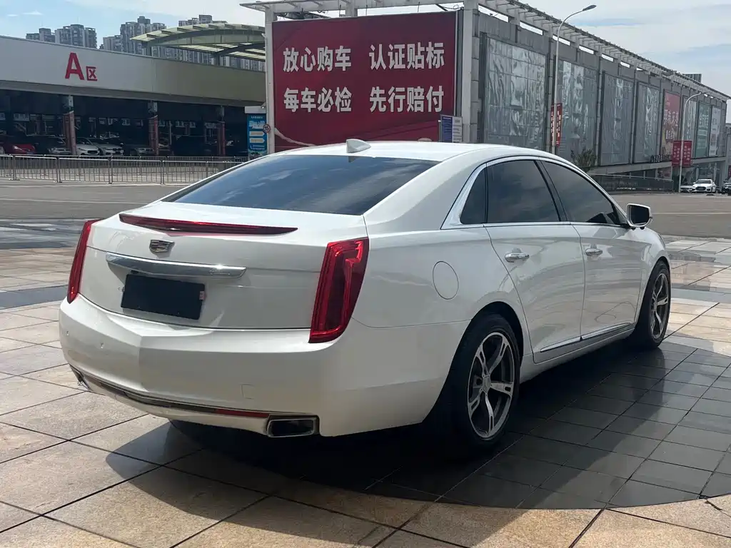 Cadillac XTS 2017 — фото 14