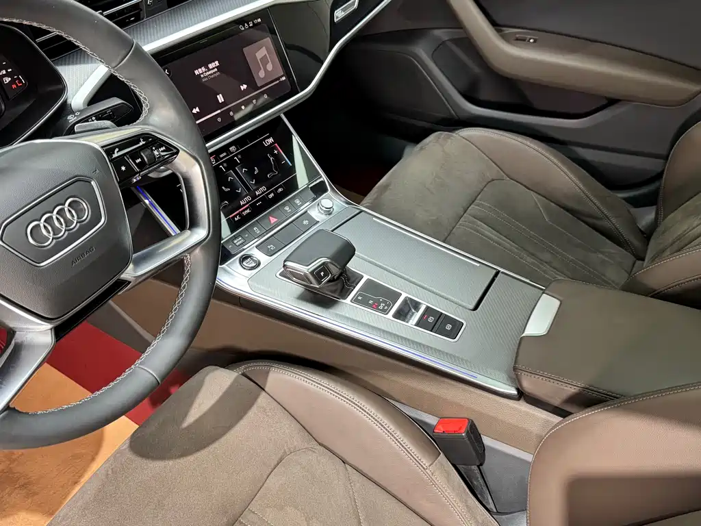 Audi A7L 2023 — фото 15