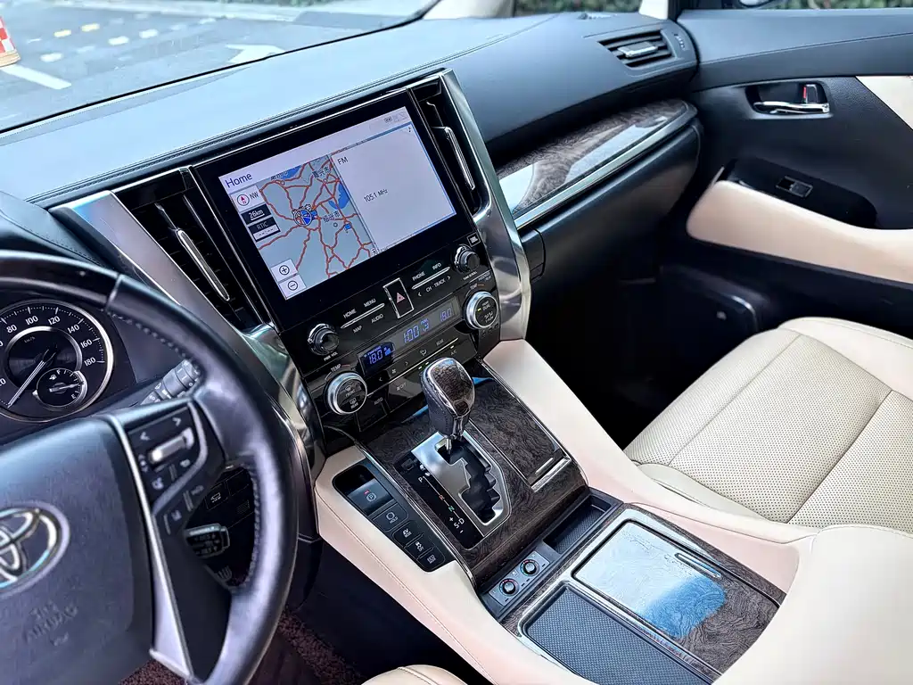 Toyota Alphard 2021 — фото 8