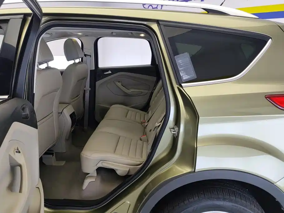 Ford Kuga 2014 — фото 11