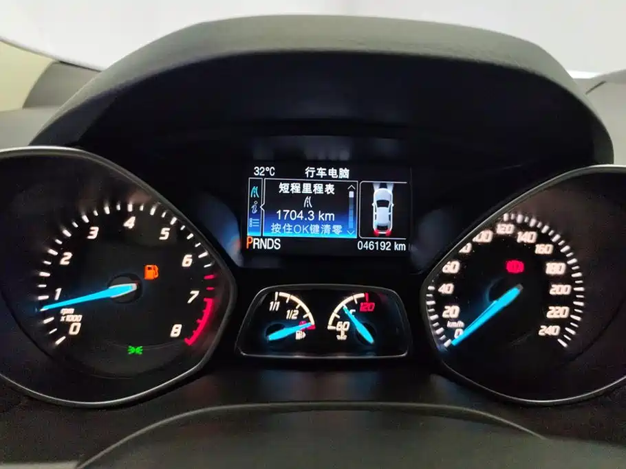 Ford Kuga 2014 — фото 14