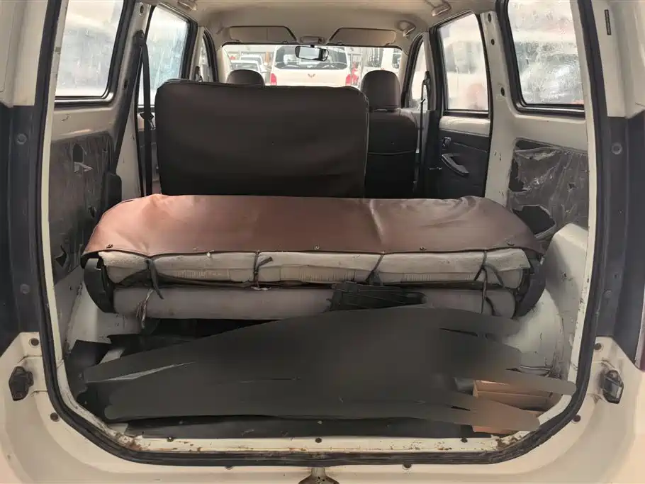 Wuling Hongguang 2014
