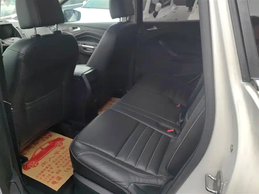Ford Kuga 2015 — фото 11