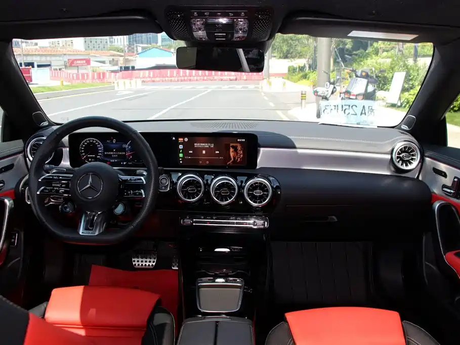 Mercedes-Benz CLA AMG 2025 — фото 8