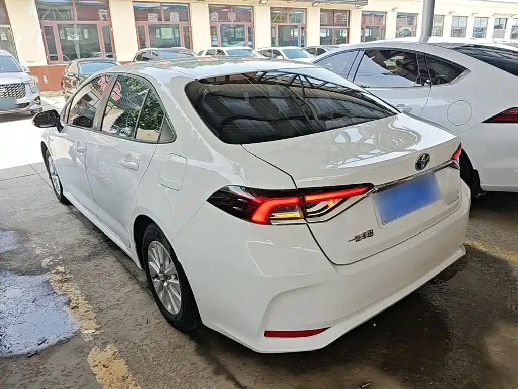 Toyota Corolla 2023 — фото 5