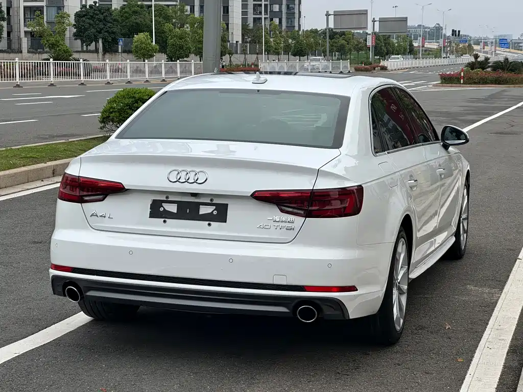Audi A4L 2017 — фото 4