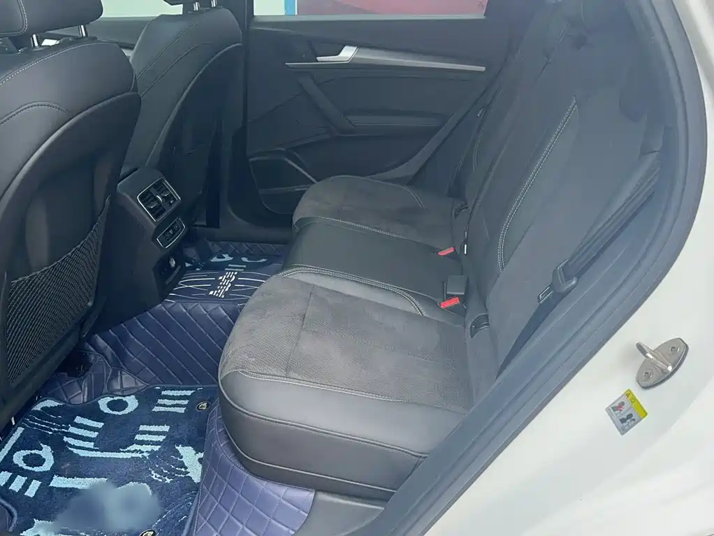 Audi Q5L Sportback 2021 — фото 13