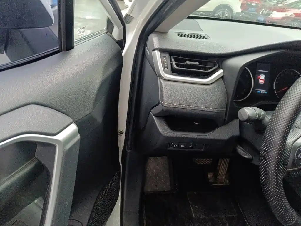 Toyota RAV4 2021 — фото 12