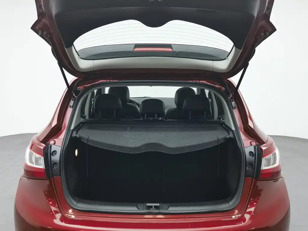 Nissan Tiida 2021 — фото 16