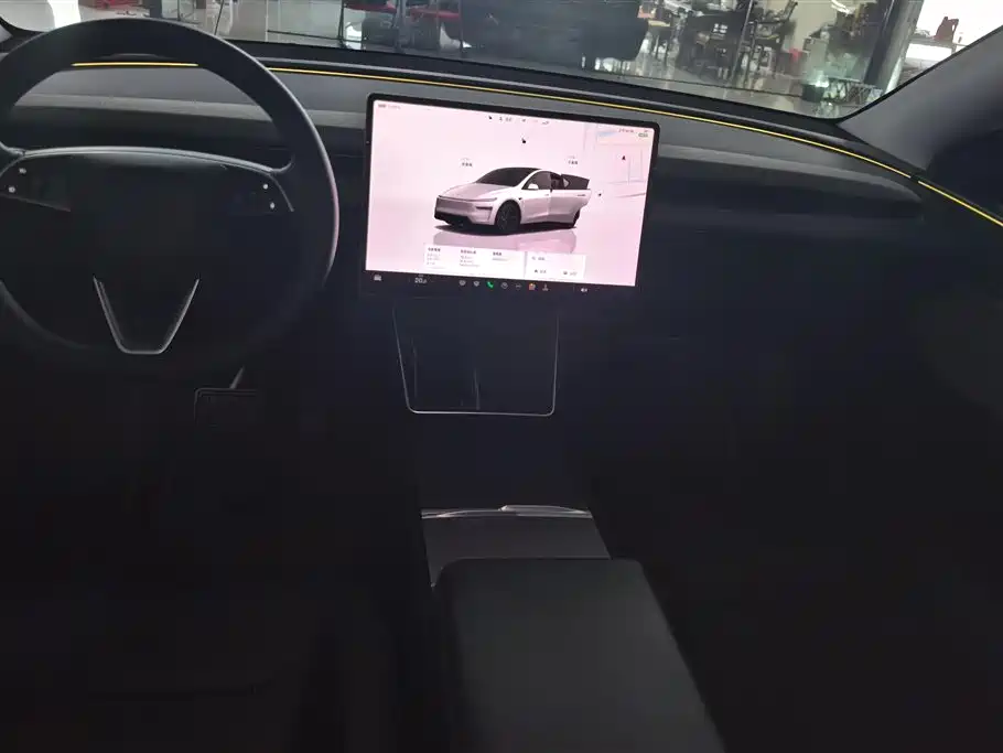 Tesla Model Y 2025 — фото 12