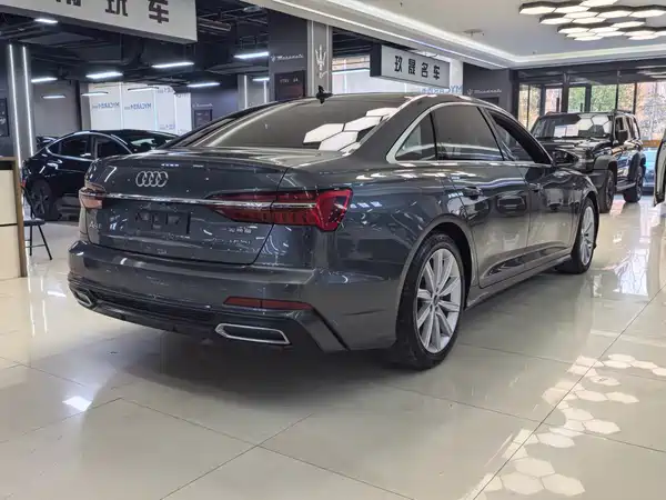 Audi A6L 2022