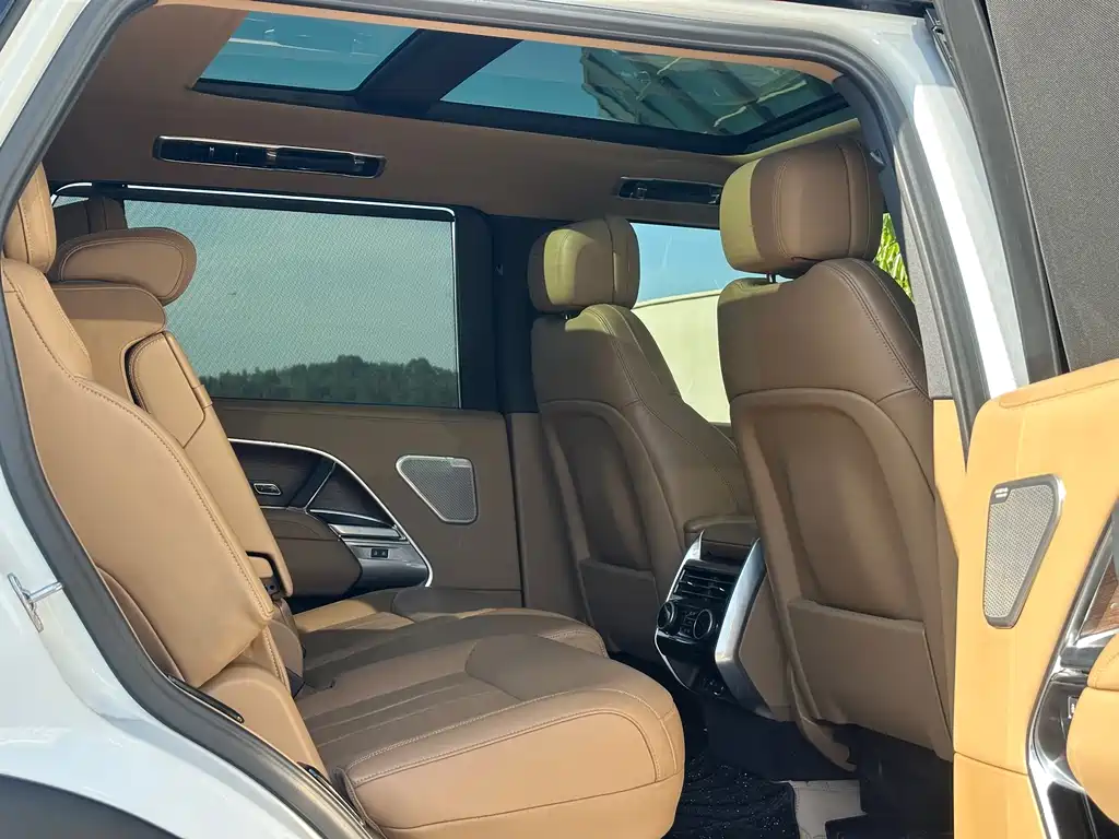 Land Rover Range Rover 2025 — фото 12