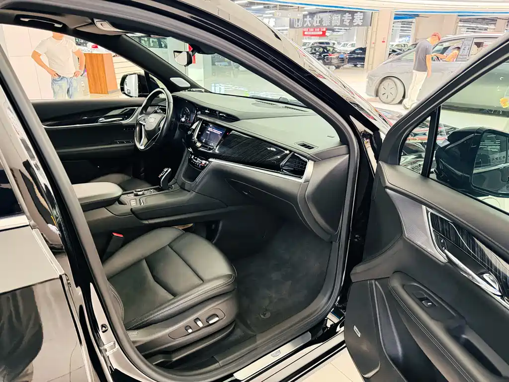 Cadillac XT6 2021 — фото 11
