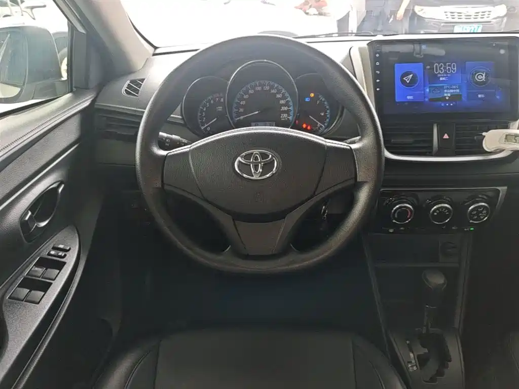 Toyota Yaris L 2019 — фото 11
