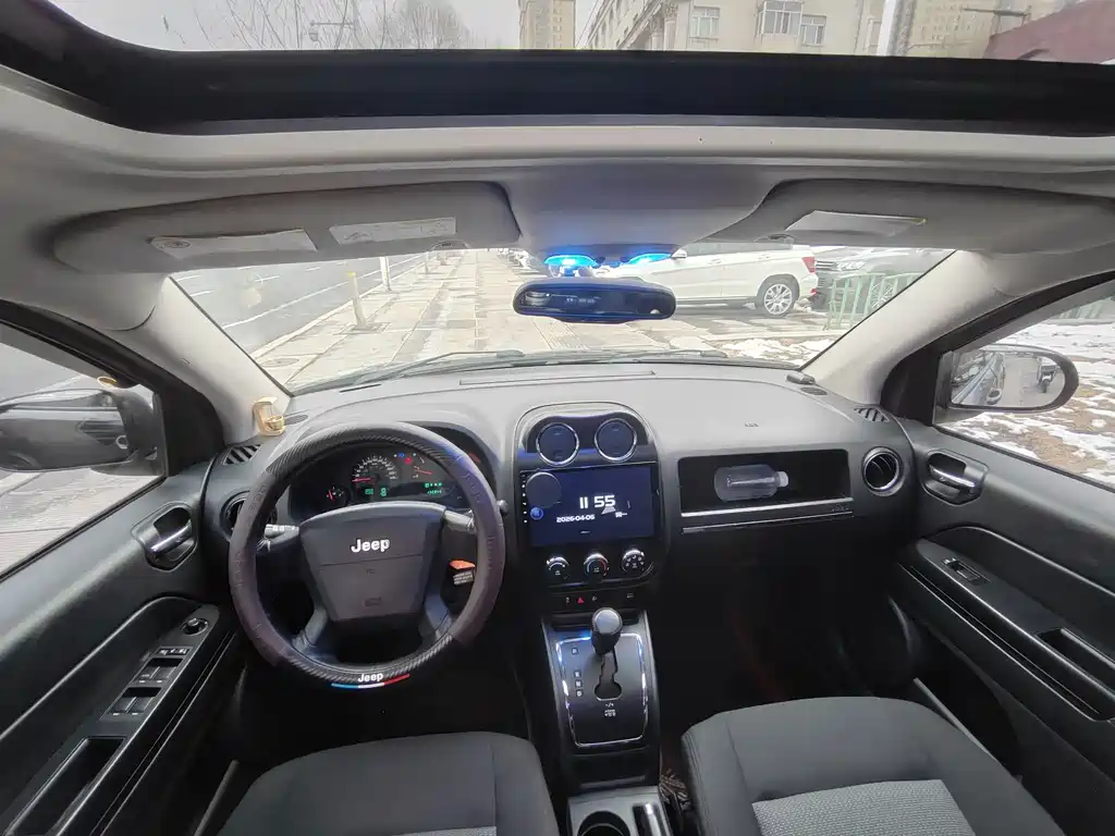Jeep Compass 2010 — фото 8
