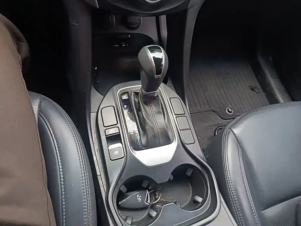 Hyundai Santa Fe 2016 — фото 10
