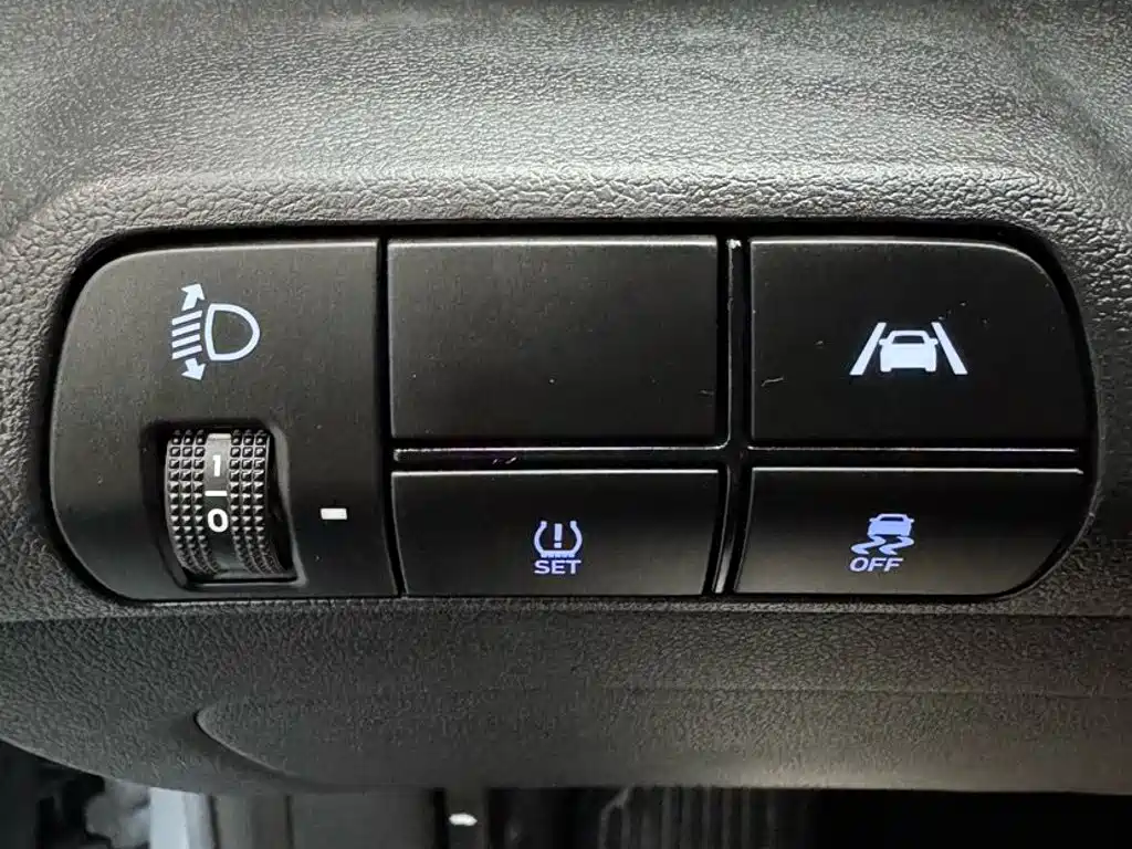 Hyundai Elantra 2022 — фото 13