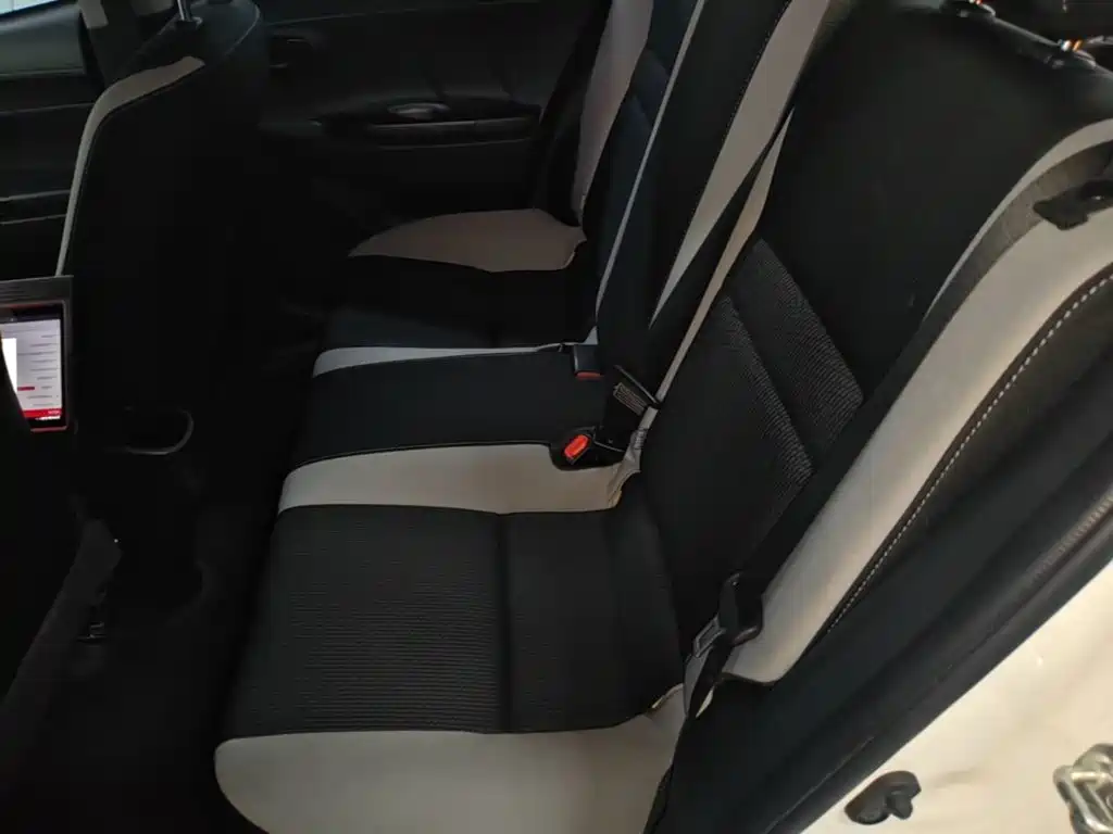 Toyota Yaris L 2022 — фото 17