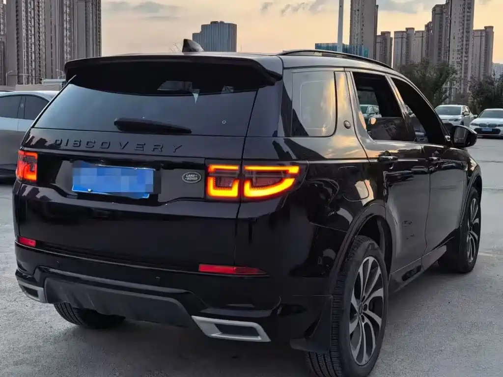 Land Rover Discovery Sport 2023 — фото 14