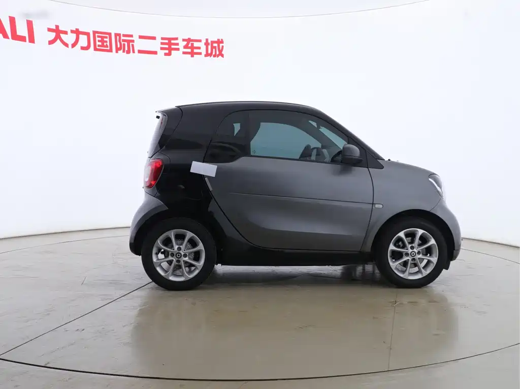 smart Fortwo 2018 — фото 3
