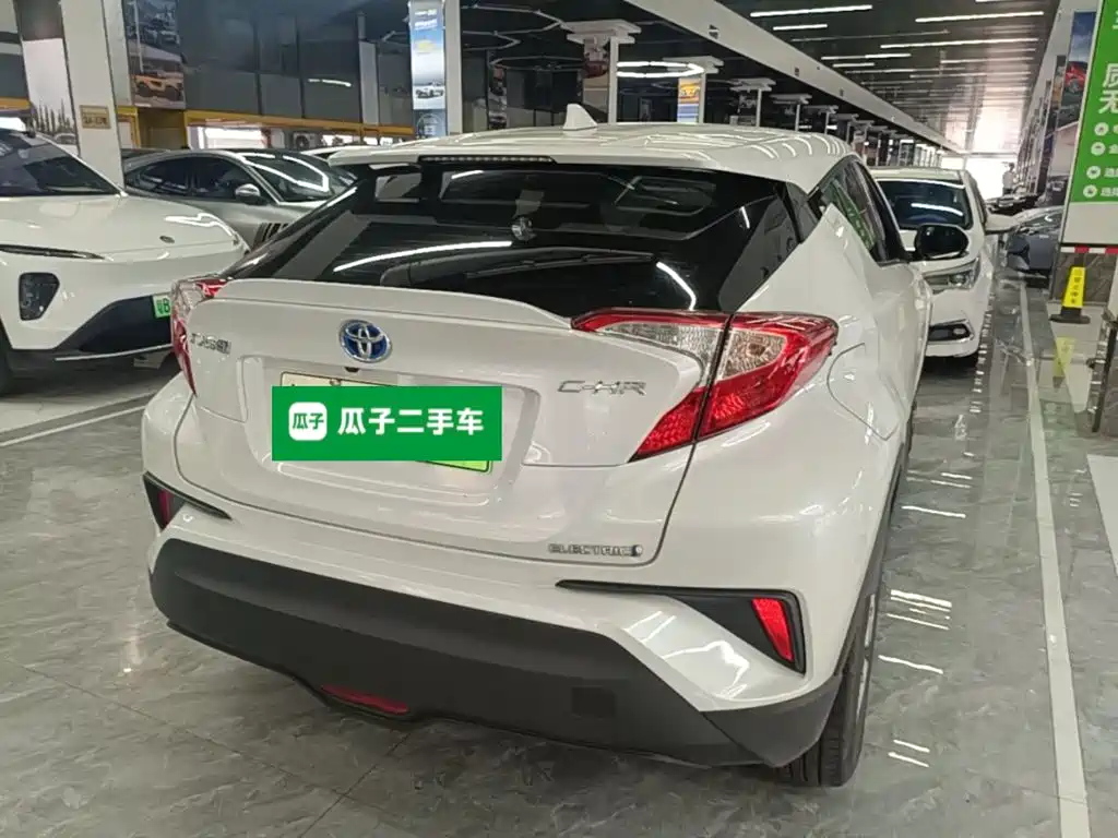 Toyota C-HR EV 2022 — фото 7