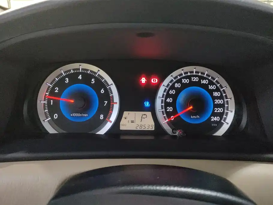 Toyota Corolla 2015 — фото 14