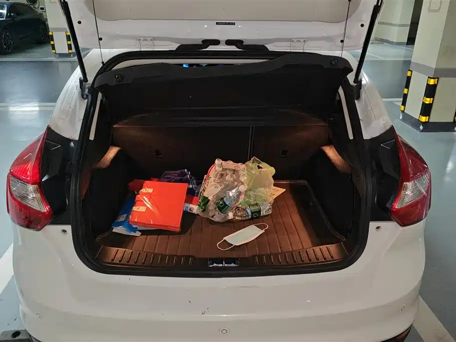 Ford Focus 2015 — фото 4