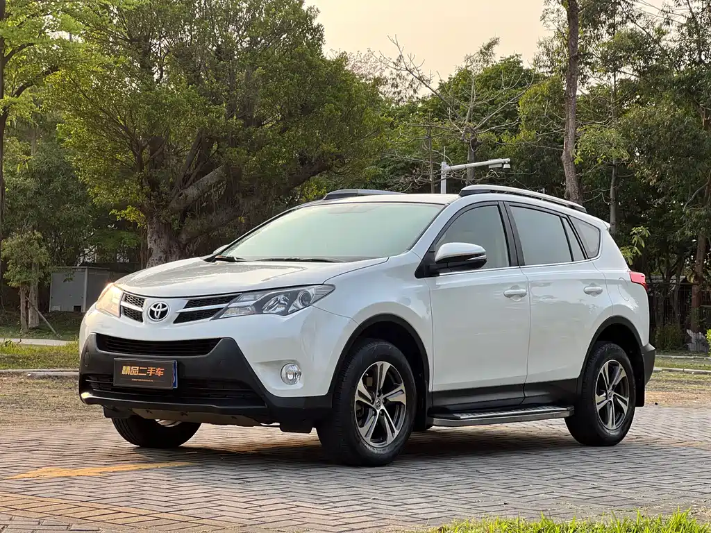 Toyota RAV4 2016 — фото 1
