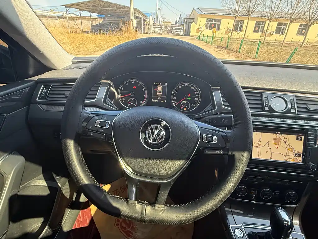 Volkswagen Passat 2017 — фото 17