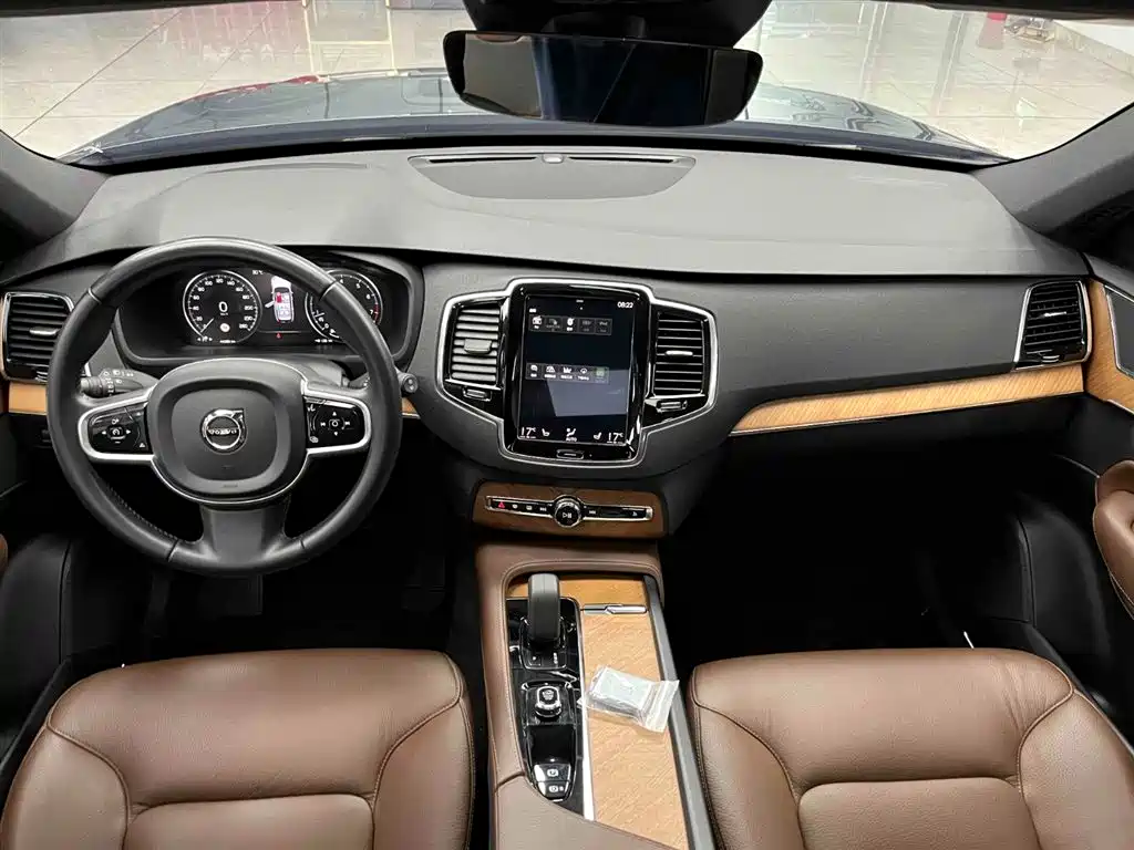 Volvo XC90 2023 — фото 2
