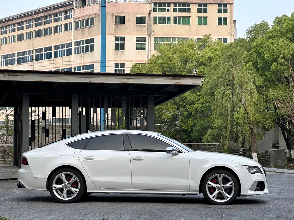 Audi A7 2014 — фото 8