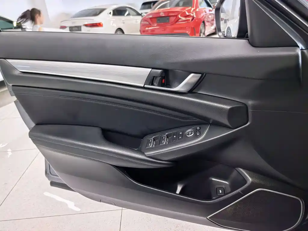 Honda Accord 2023 — фото 14