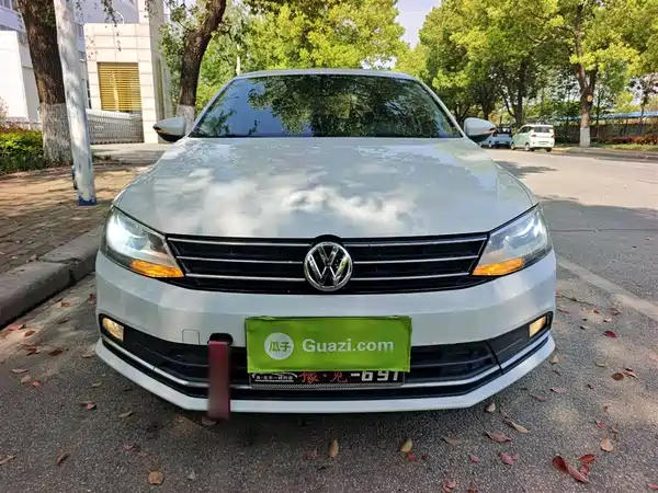Volkswagen Sagitar 2018