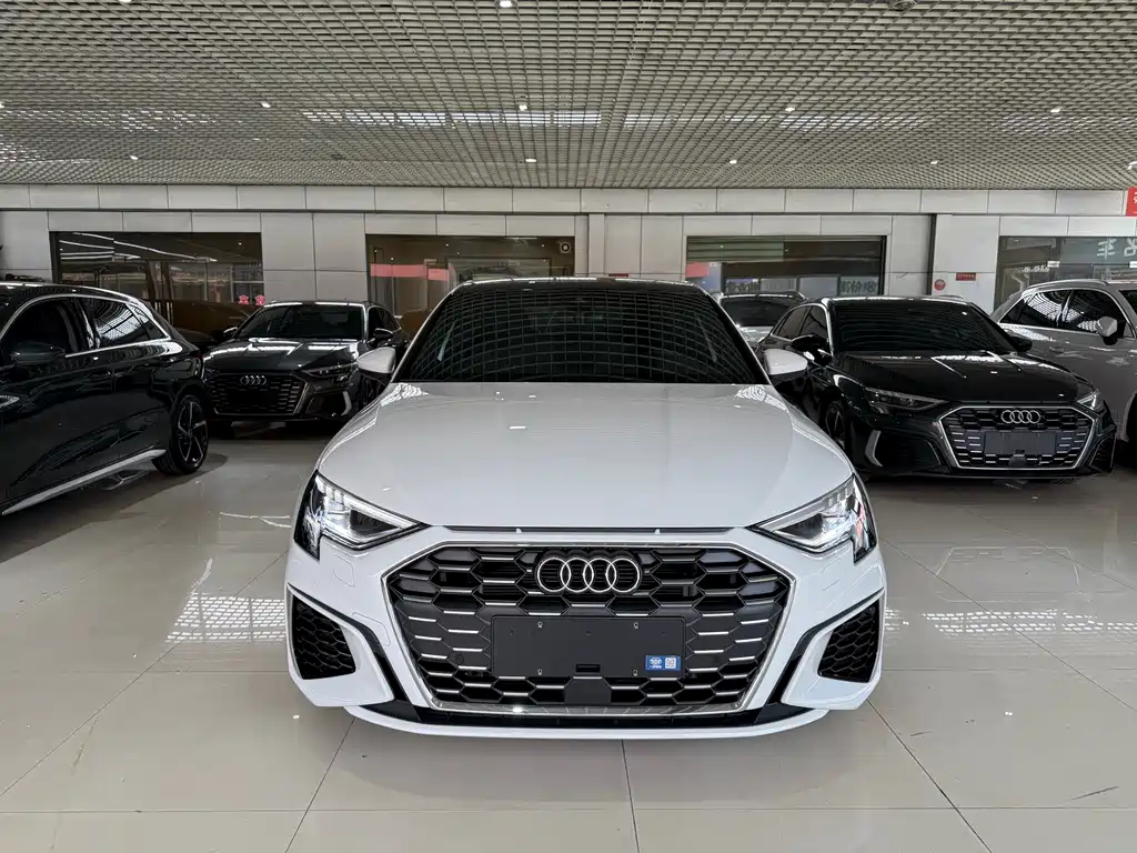 Audi A3 2023 — фото 2