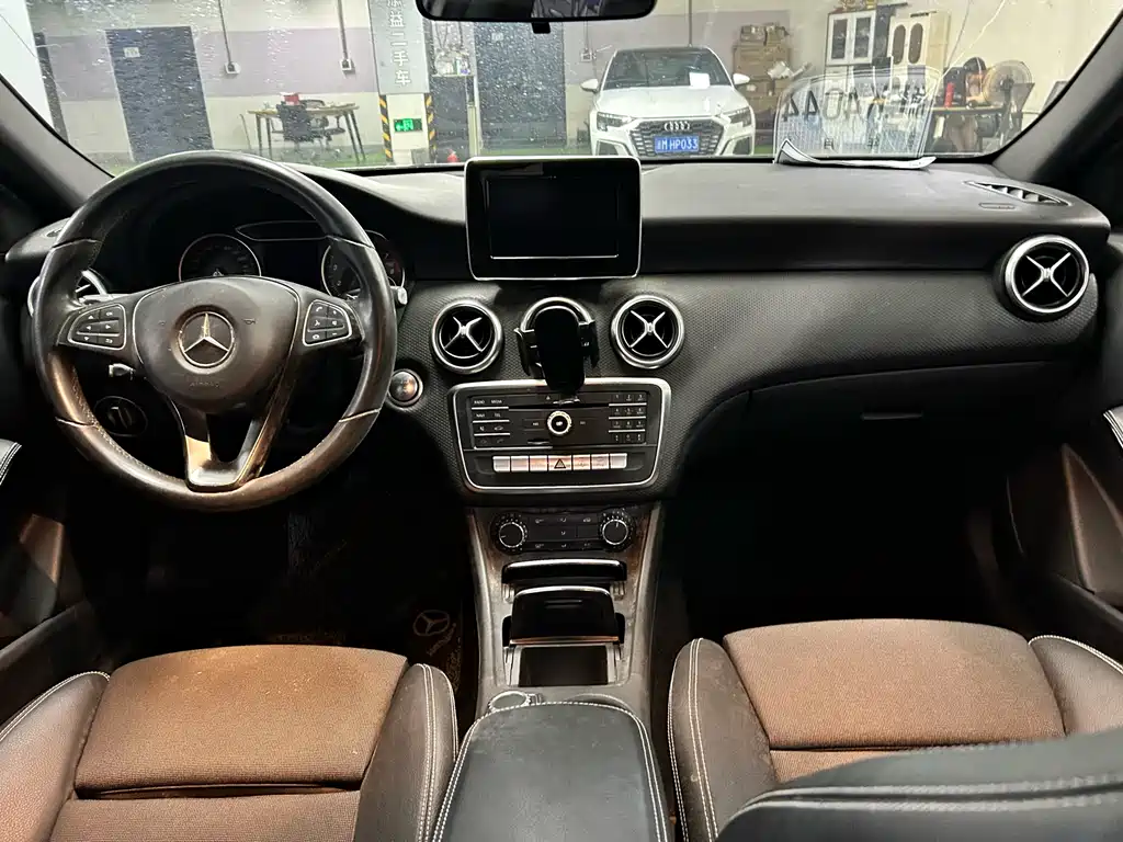Mercedes-Benz A-Class 2016 — фото 13