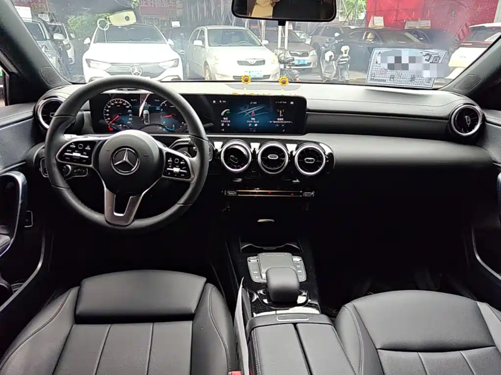 Mercedes-Benz A-Class 2022 — фото 10