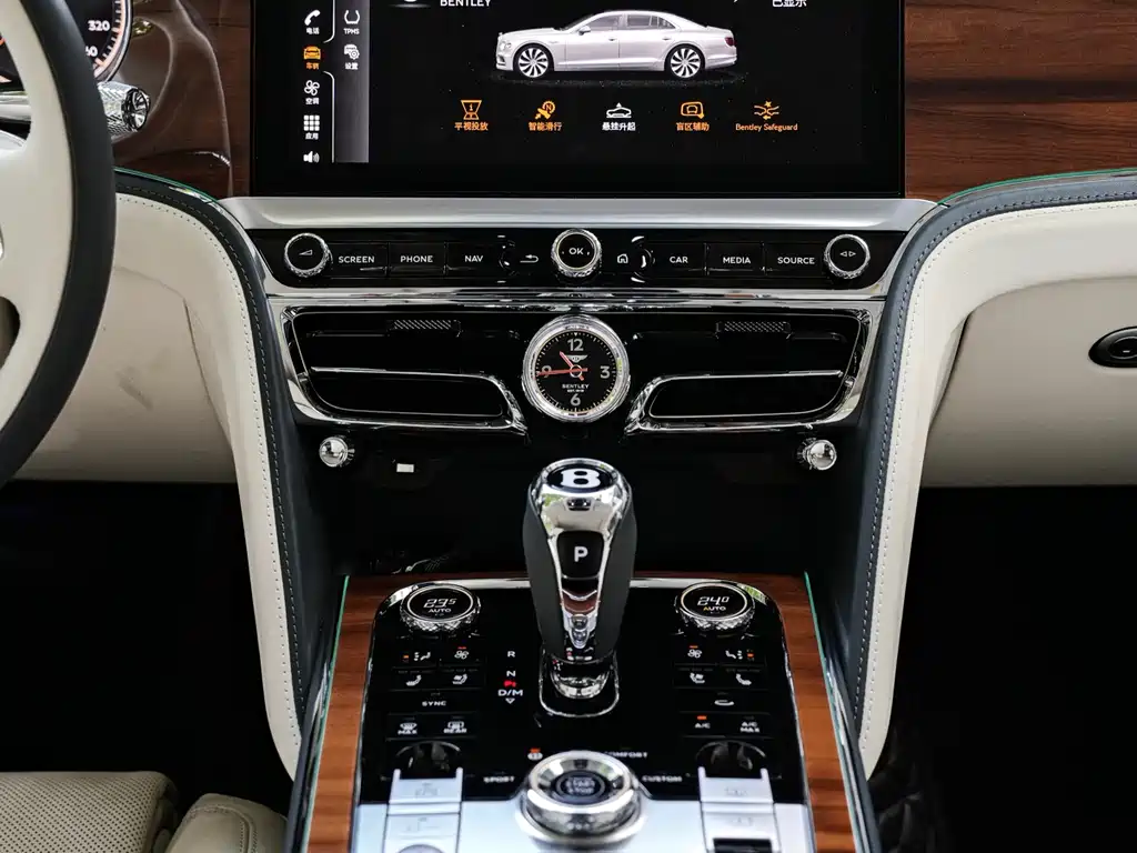 Bentley Flying Spur 2023 — фото 16