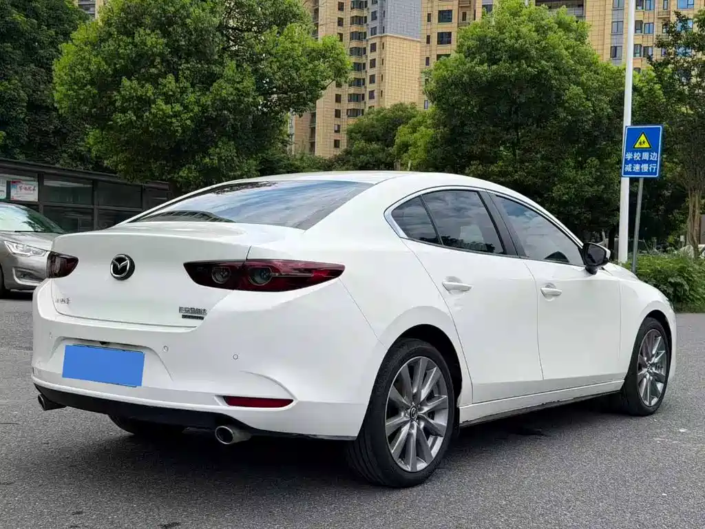 Mazda 3 Angkesela 2025
