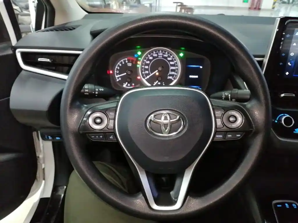 Toyota Corolla 2021 — фото 11