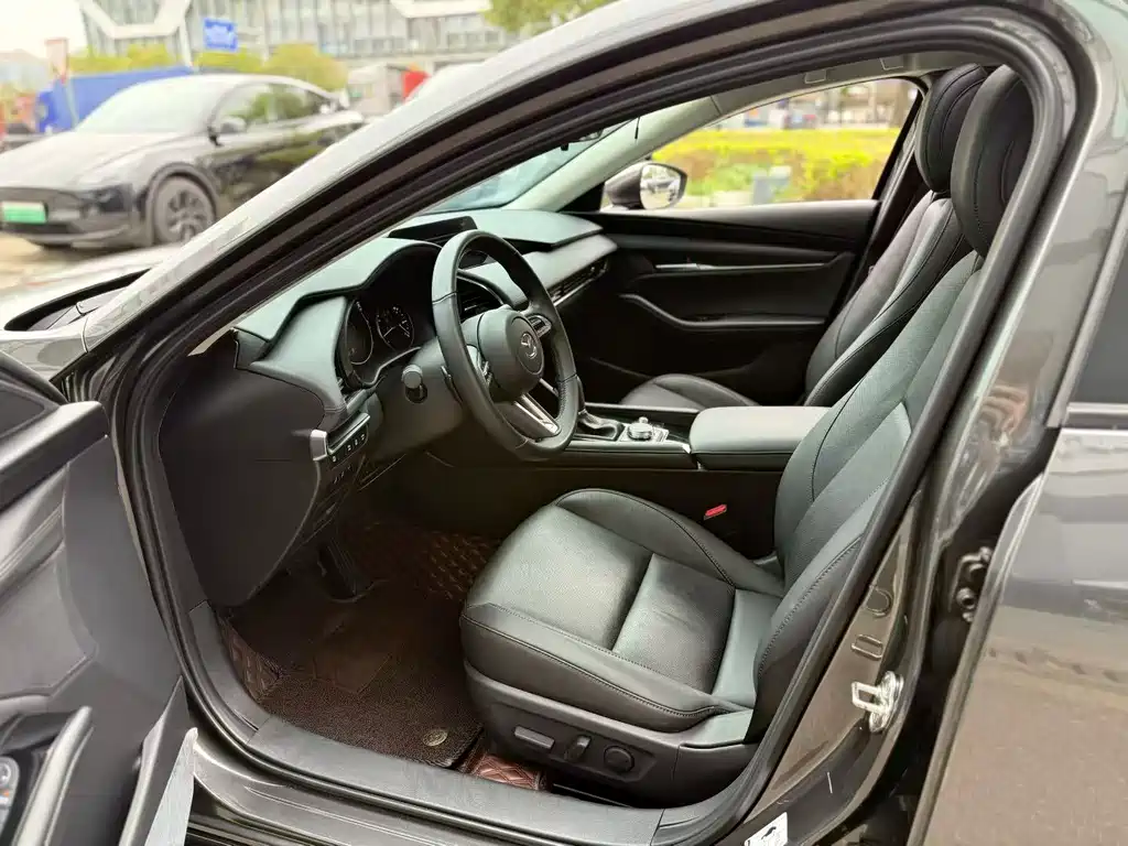 Mazda 3 Angkesela 2024