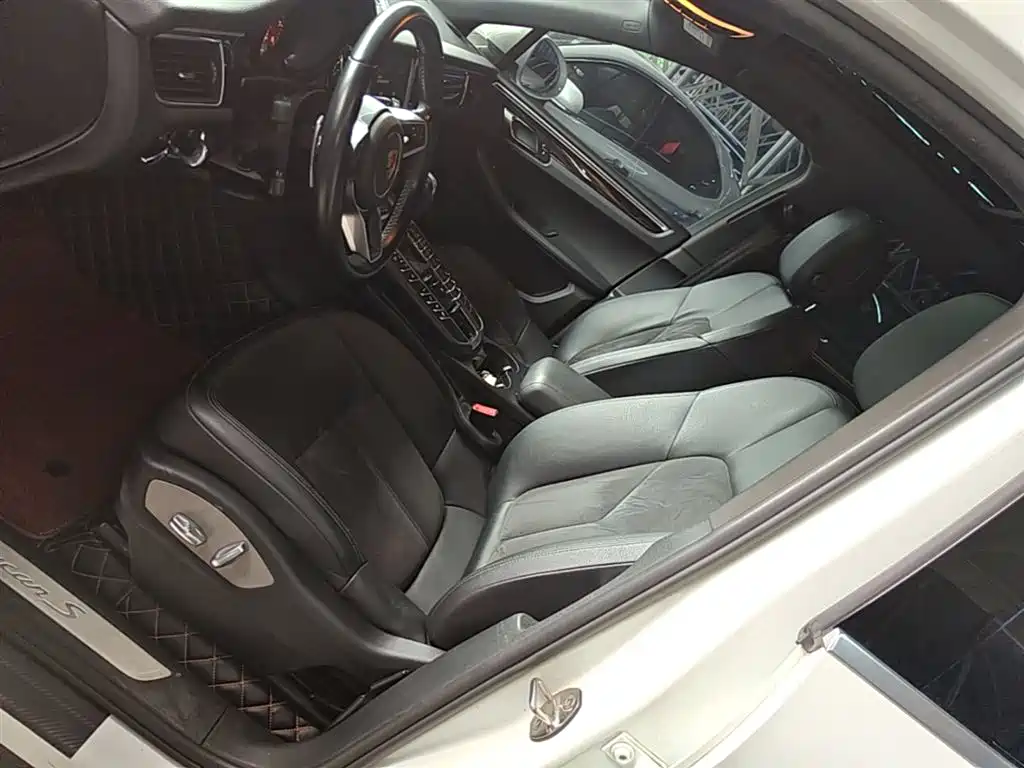 Porsche Macan 2016 — фото 14