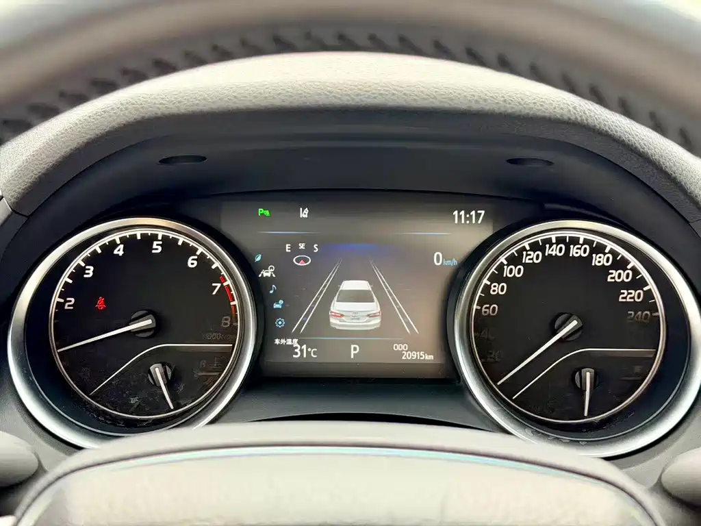 Toyota Camry 2023 — фото 16