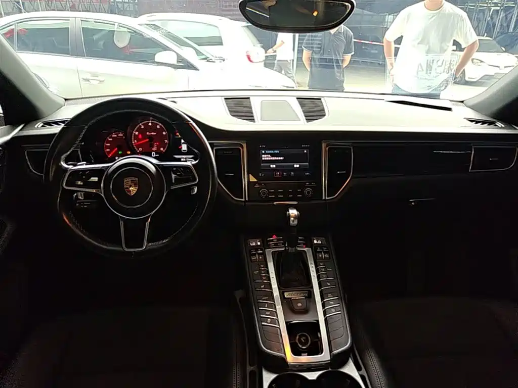Porsche Macan 2016 — фото 9