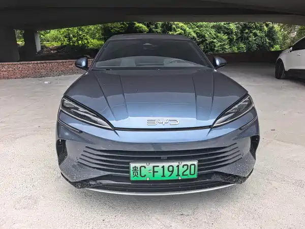 BYD Seal 07 DM-i 2024