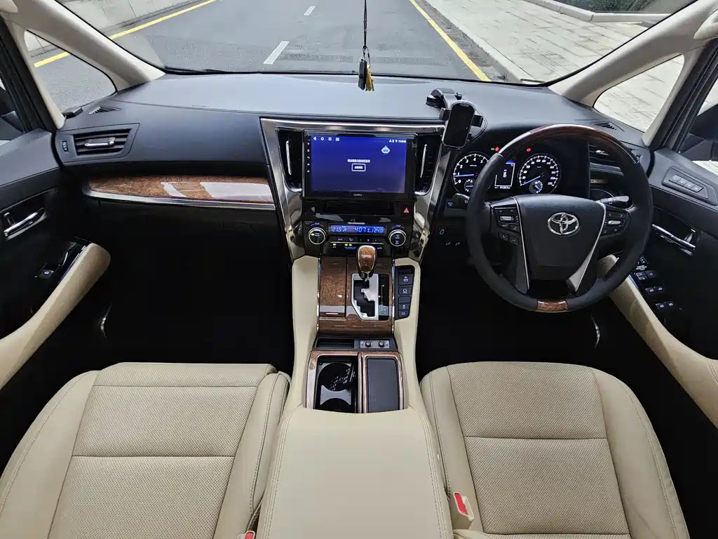 Toyota Alphard 2015 — фото 11