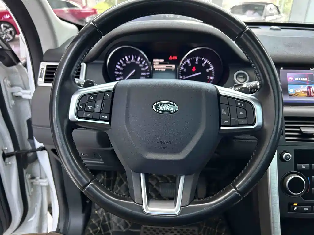 Land Rover Discovery Sport 2016 — фото 7
