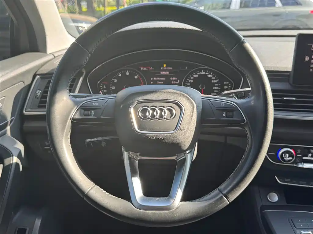 Audi Q5L 2021 — фото 17