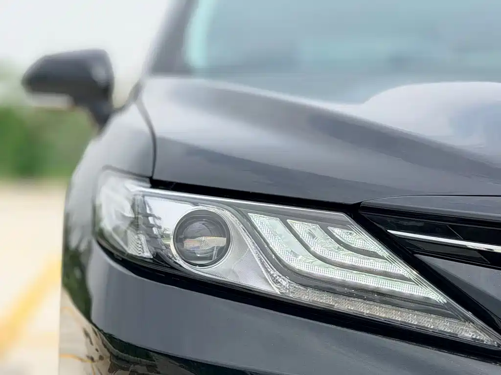 Toyota Camry 2023 — фото 27